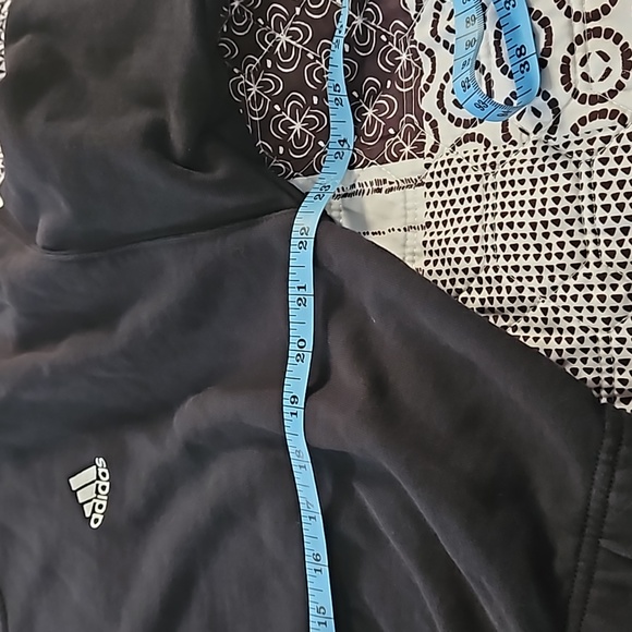 Adidas sweatshirt size large cropped color black and white - Picture 3 of 6